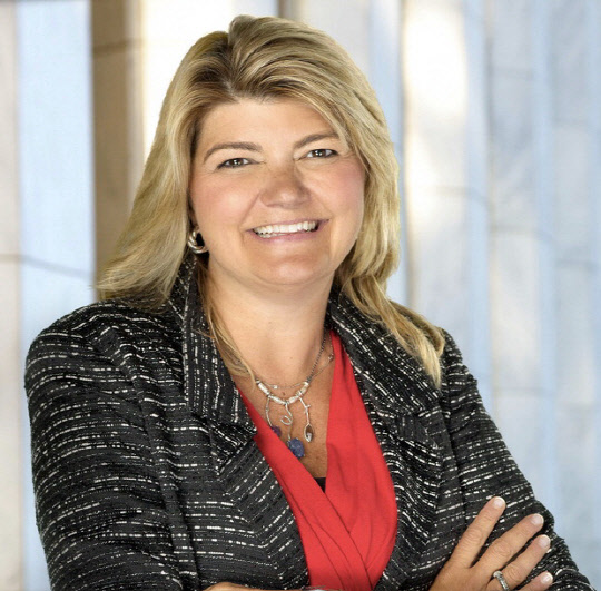 샌디 카터 AWS 부사장.  아마존 제공